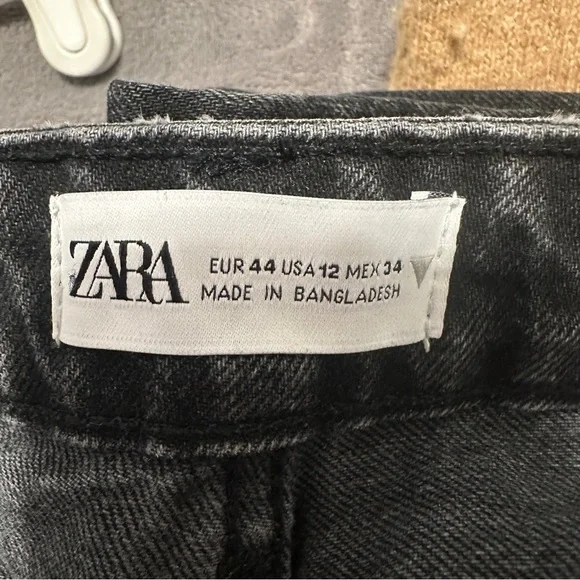Zara Black Distressed Straight Leg Jeans Size 12 Women’s - Picture 9 of 9